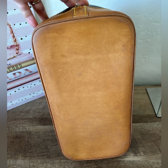 Louis Vuitton Monogram Alma - Picture 12 of 17
